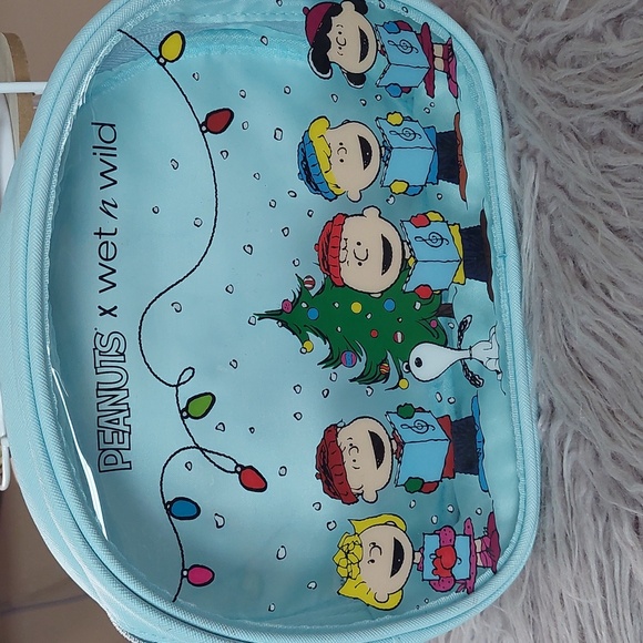 PEANUTS X WET N WILD - Picture 2 of 6